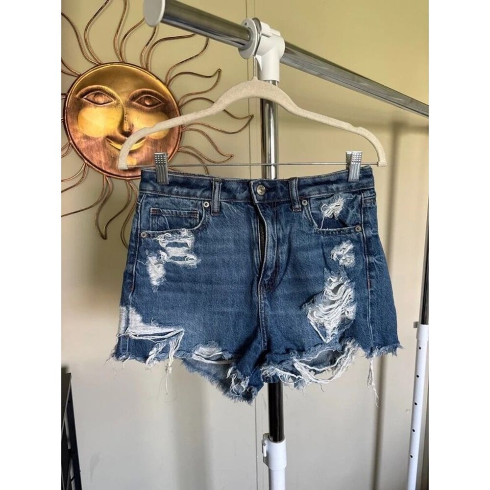 American eagle Distressed Mom shorts size 4